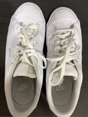 Nike Kids White Low-Top Sneakers - Clean Athletic Style